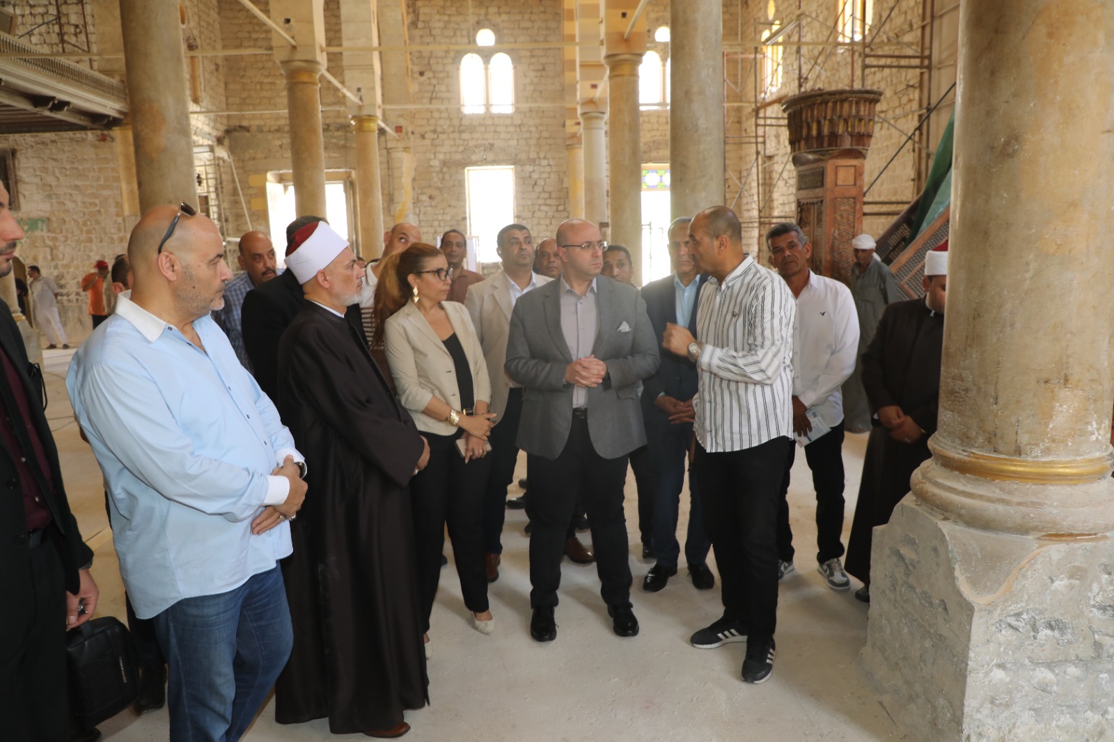 المحافظ يتفقد أعمال تطوير ورفع كفاءة مسجد السيدة حورية